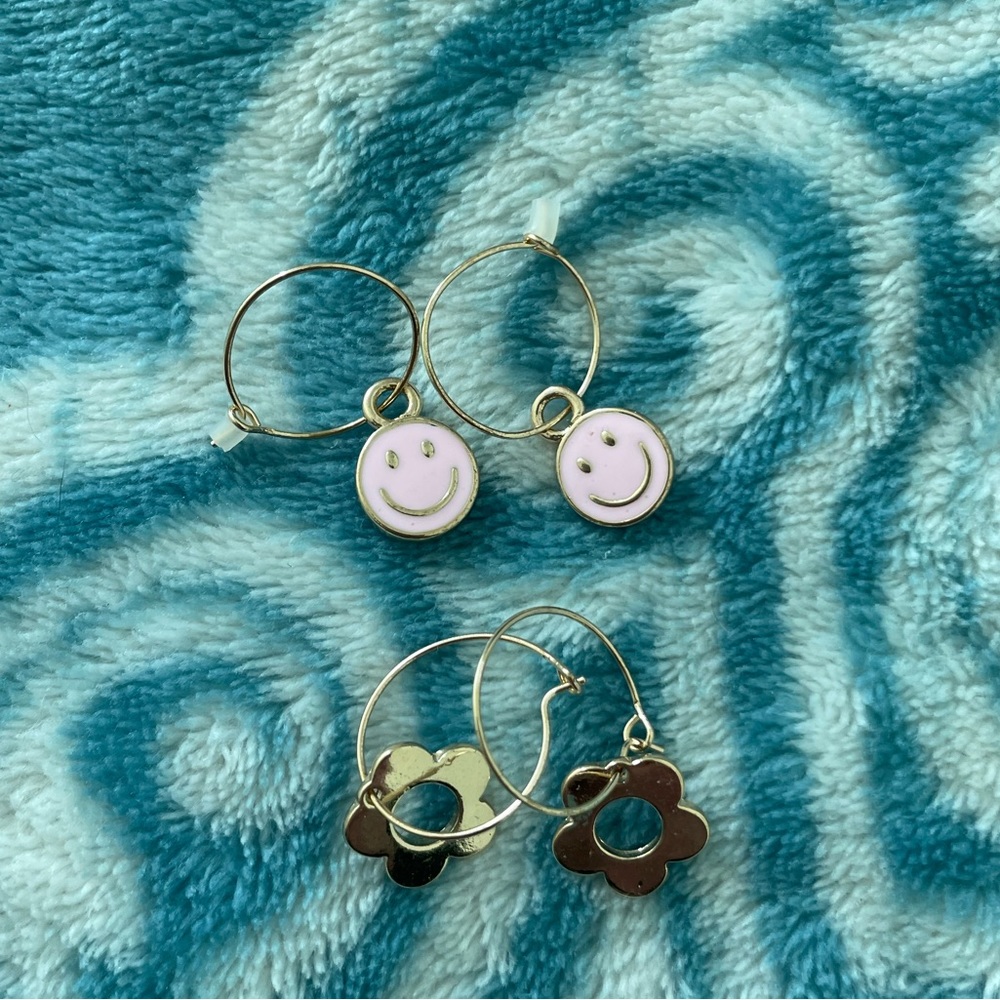 Flower/Smiley Small Hoops